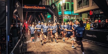 Lauf suchen - Strecken: bis 5km - SportScheck Night RUN Stuttgart
