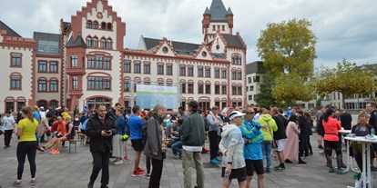 Lauf suchen - Umgebung: Stadt - Nordrhein-Westfalen - Pause und Verpflegung (kostenfreie Getränke und Obst für die Teilnehmer des CWR Dortmund) - Charity Walk and Run Dortmund