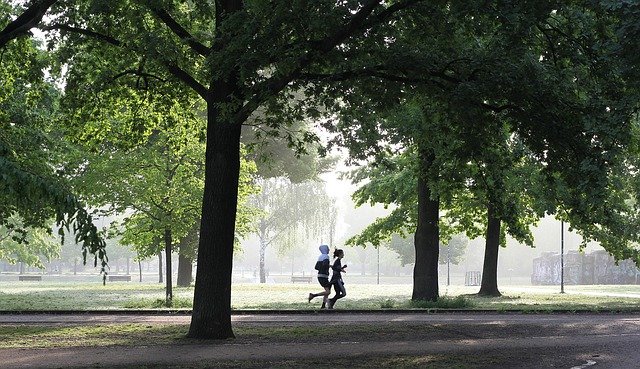 Corona-Krise: Kann man sich beim Joggen infizieren? - MYLAUF