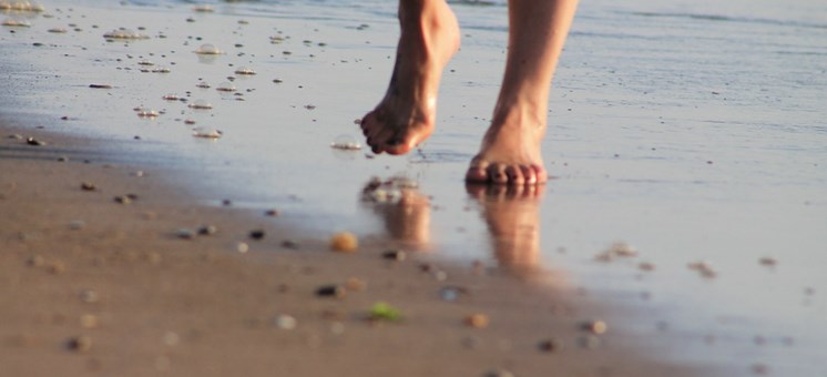 Joggen ohne Laufschuhe – Warum Barfuß laufen gesund sein kann - MYLAUF