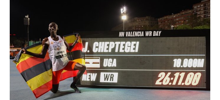 Valencia: Cheptegei entreißt Bekele auch den 10.000-Meter-Weltrekord - MYLAUF