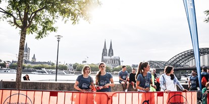 Lauf suchen - Strecken: 5 bis 10km - Köln, Bonn, Eifel ... - SportScheck Night RUN Köln