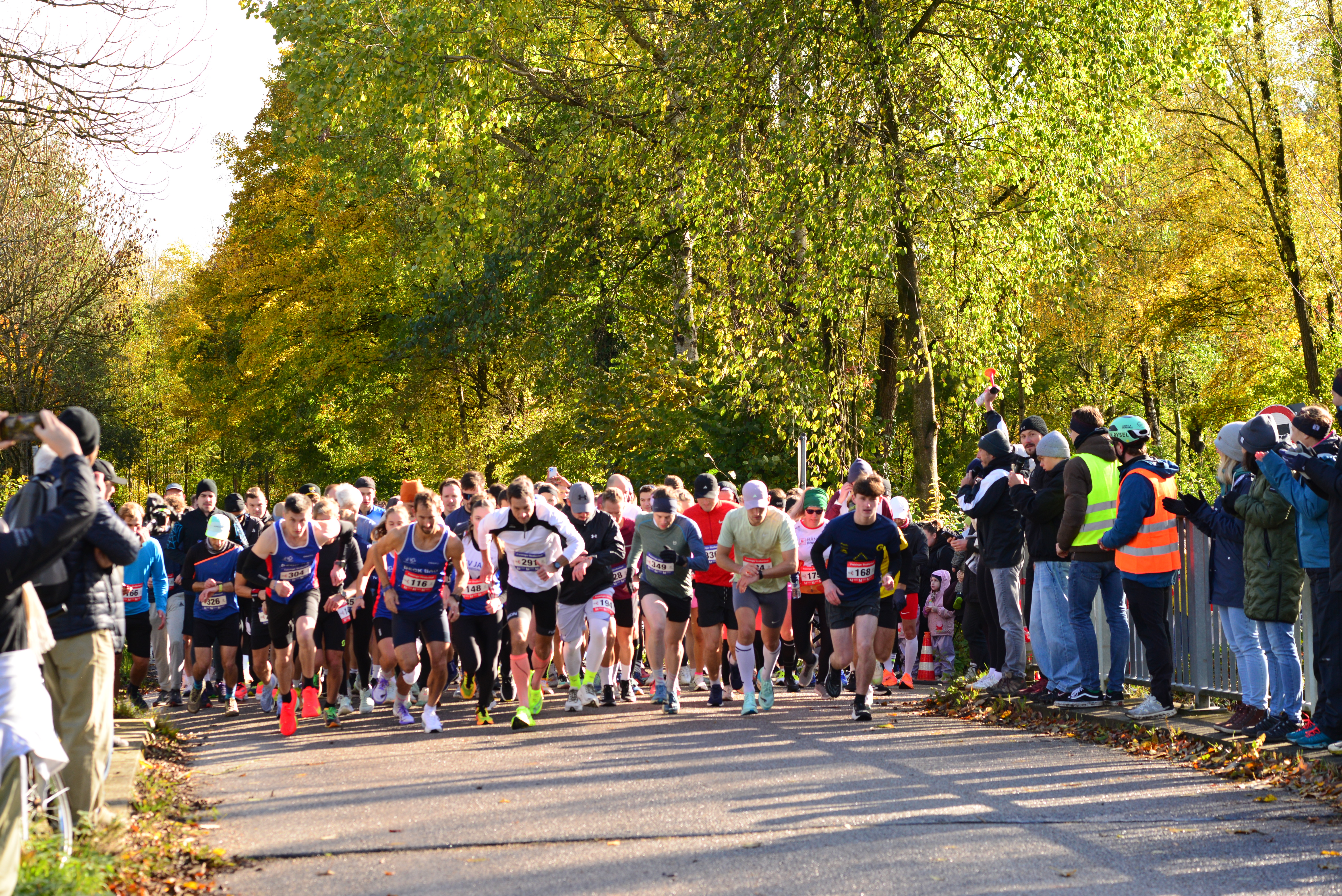 Lauf - Startschuss des 1. Freisinger Straßenlaufs powered by Munich Airport - 2. Freisinger Straßenlauf powered by Munich Airport